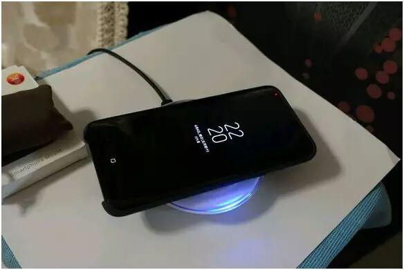 iPhone 8将于9月初发布,无线充电器或将作为独立配件出售,Home键和Touch ID遭摒弃